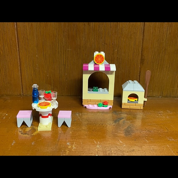 Lego Friends Stephanie's Pizzeria 41092 🍕 - Picture 3 of 10